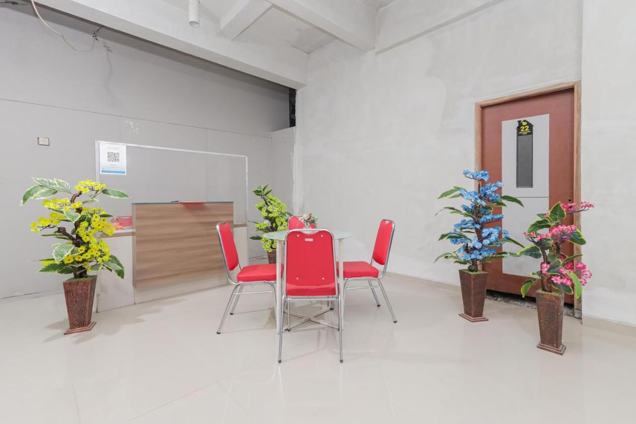Reddoorz @ Gedangan Sidoarjo Hotel Bagian luar foto